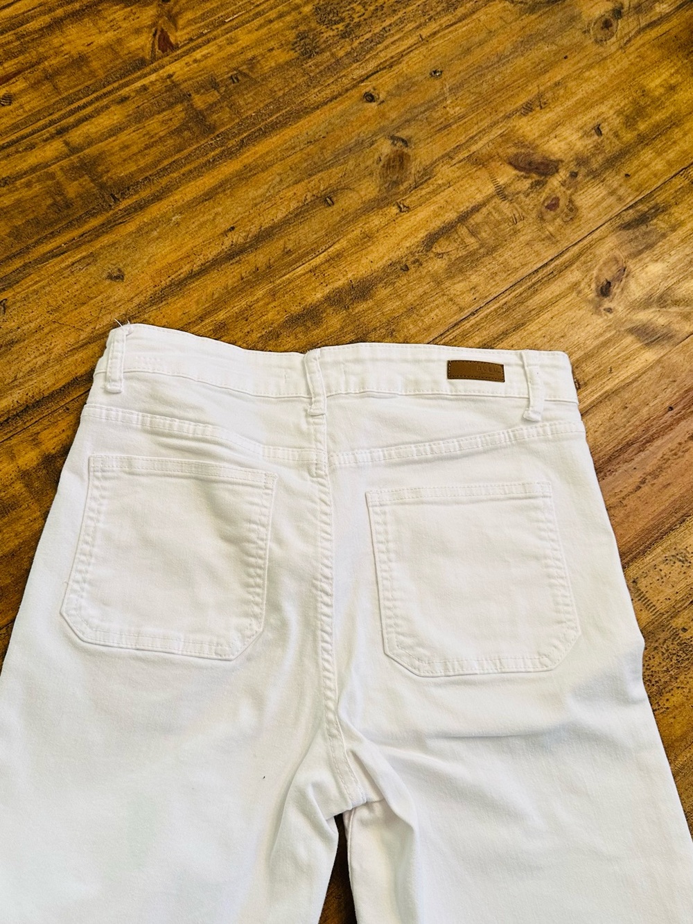 Women’s Straight-Leg White Jeans — Classic High Rise - Picture 3 of 6